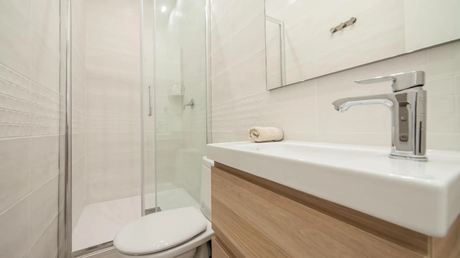 Botella Barcelona Apartment